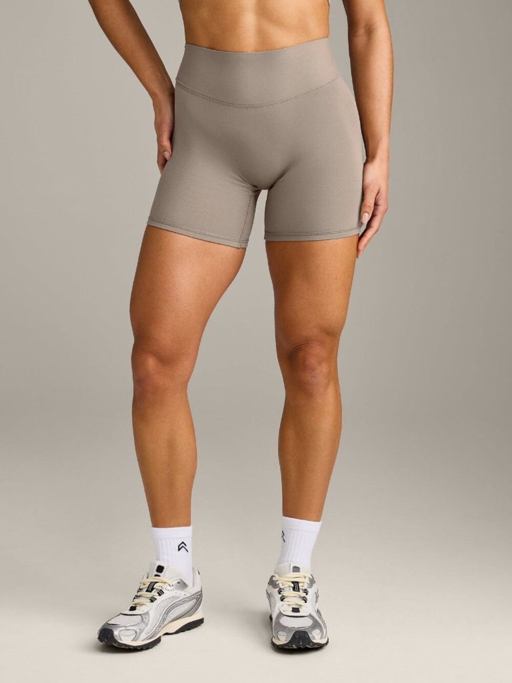 EUC workout shorts, M, brown